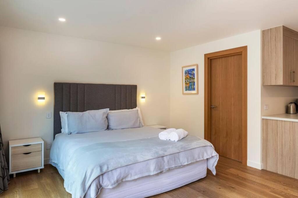 Апартаменты The Fantail Couples Retreat Kinloch Экстерьер фото
